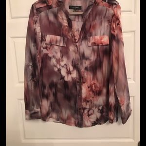 💜 2 / 25 $ 💜 Beautiful blouse